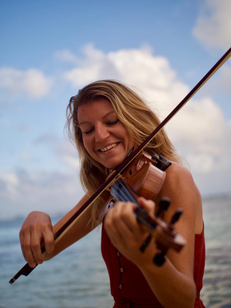 professeur de violon à la Clé des Arts en Guadeloupe - Estelle HERMES