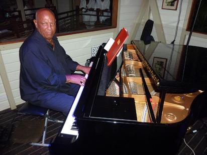 Michel MONROSE - professeur de piano Clé des Arts Guadeloupe